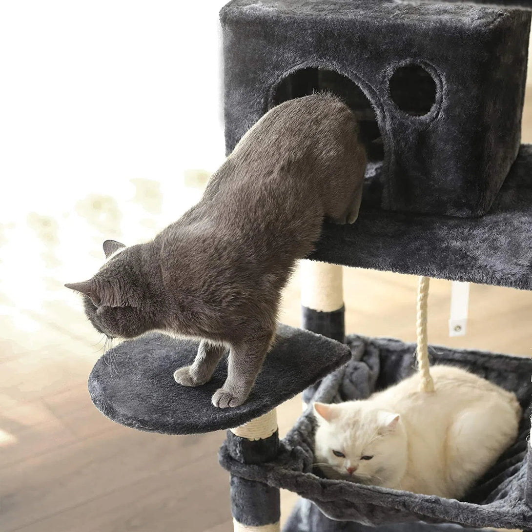 Škrabadlo pro kočky, kočičí strom, 2 plyšová lůžka, 143 cm, šedé | FEANDREA